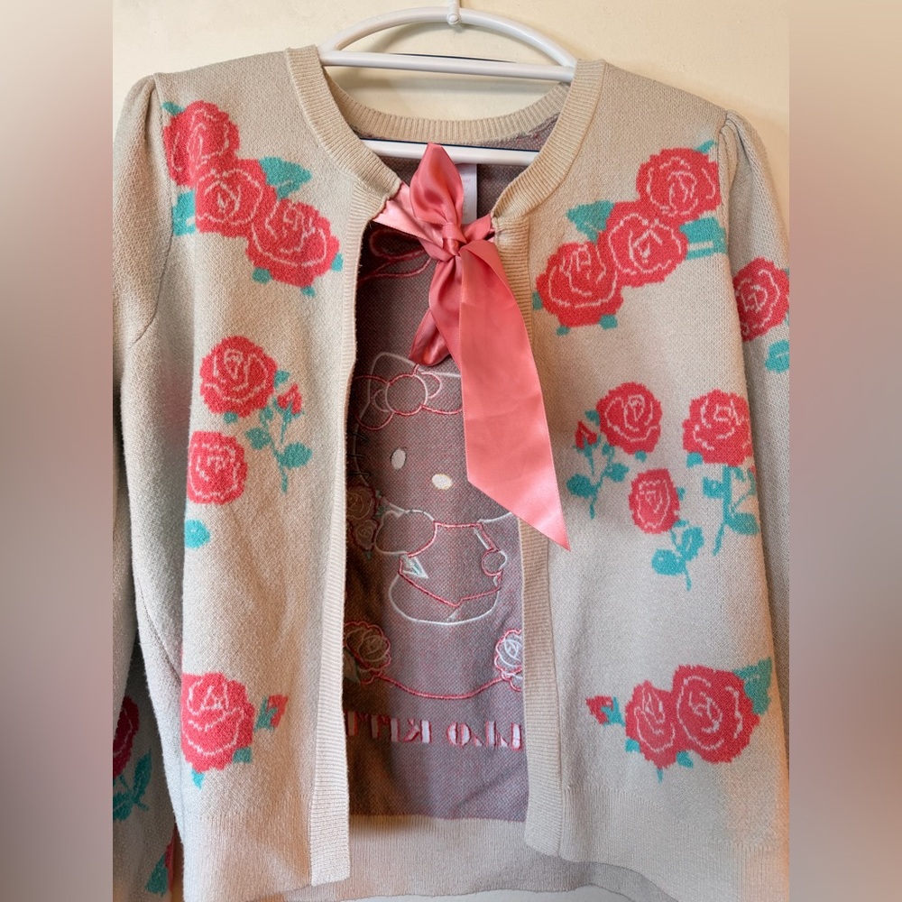 Hello Kitty & Friends Rose Cardigan Sweater Size Large Sanrio